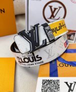 皮带：Lv..路易..威登顶级复刻. 腰带：原单品质百分百头层牛皮，保证真皮。双层渐变间金色磨砂烤漆设计.24K纯钢扣涂鸦彩绘图案艺术双面可用专柜同等质量， 送