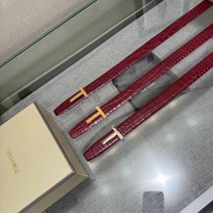 汤姆福特最新网红爆款双面头层牛皮专柜同步3.0宽新款上市了，原版牛皮，搭配铜扣，优雅，大方用的方便。谢谢你转载。