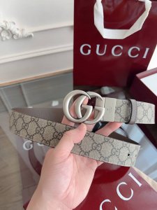 Gucci 626974 K9Gst 杏色Supreme pvc老花 咖猪皮纹底 宽度3.7Cm 复古Gg旋转扣[原单精品扣] 双面可用 可裁剪