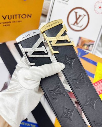 皮带：Lv..路易..威登顶级复刻- 腰带：原单品质百分百进口原厂头层牛皮，保证真皮。雕花设计工艺.真空电镀.永不掉色.24K纯钢扣头层小牛皮系列双面两用专柜同