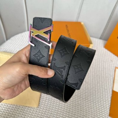 寬度：40Mm Lv Pyrmide Truck L Oeii雙面腰帶 驢家 海外原單代特供 面為進口小牛皮壓飾有標誌性品牌圖案效果工藝 原廠配色柔軟小牛皮底