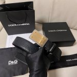 特 Dg，宽4.0Cm Dolce&Gabbana 新款男士鸵鸟纹腰带，搭配全新镀钌 Dg 交叉造型徽标搭扣