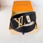 品名： Lv..路易..威登腰带皮带原单 型号：挂扣，经典纯钢材质挂扣，头层牛皮，图片实物拍摄 材料：头层牛皮，挂扣系列，纯钢材质扣头，钯镀电镀工艺永不掉色。原