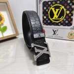 品名：Lv..路易..威登 材质：原单牛皮腰带 百分百头层牛皮腰带保证真皮，24K纯钢扣，专柜原单品质、做工精细，时尚大牌，送人自用首选 包装：
