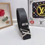 品名：Lv..路易..威登 材质：原单牛皮腰带 百分百头层牛皮腰带保证真皮，24K纯钢扣，专柜原单品质、做工精细，时尚大牌，送人自用首选 包装： 请认准如图专柜