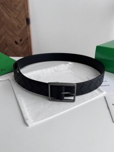 Bv 2026最新款男士编织腰带 纯手工Intreccio大格子编织 意大利原厂Napa小牛皮 尖尾设计 扁孔 搭配真空枪色针扣 侧面带标识 宽度35Mm 颜色