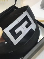 配送专柜包装 打孔针 批 P200 宽35Mm，原单进口小牛皮 头层牛皮，搭配原单钌钯电镀Gg扣，手感.油边近乎完美，原产皮料定制，质感无可挑剔，出众的细节，高
