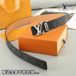 高端品质，实物拍摄 批p 配全套绿色包装 品牌：L V海外代购 扣头材质：精品实心钢扣 带身材质正面：40Mm宽度采用双面进口原
