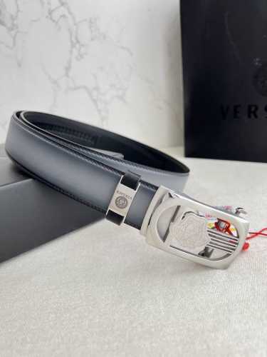 品名：范思哲.Versace.皮带腰带自动皮带 型号：自动带，纯钢材质经典人头自动扣，图片实物拍摄 腰带：百分百头层牛皮，自动带身，保证真皮。24K纯钢扣永不掉