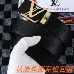 男士腰带：Lv 路易斯登 原单 男士皮带：百分百头层牛皮，保证真皮。24K纯钢扣双面可用专柜同等质量， 送人自用首选 包装： 请认准如图专柜包装，赠送打孔器，银
