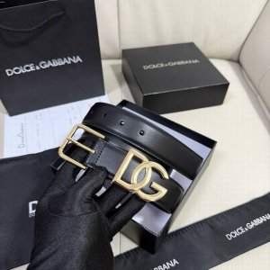 Dg，宽3.5Cm 杜嘉班纳 新款 小牛皮简约百搭腰带，Dolce&Gabbana Milano 针扣标牌装饰别具一格。