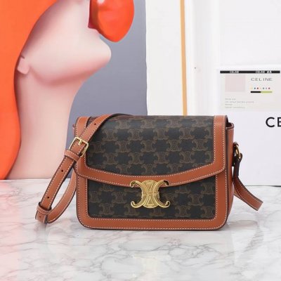 回货大号配盒子，Celine.Triomphe 复古百搭！亮泽小牛皮手袋 中古凯旋门扣。皮肩带可单肩斜挎。100%细横纹小牛皮、金色金属件100%、小羊皮衬里黄