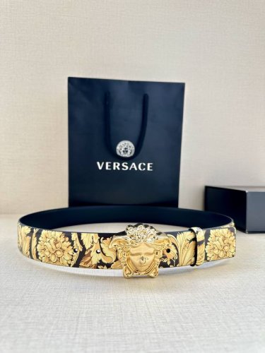 宽度3.8Cm Versace 皮带，配有立体La Medusa双面搭扣，一面饰有Barroco印花。 La Medusa搭扣 腰带环 底面料：100%牛皮