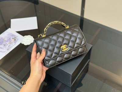 配折叠盒 Size ：19*12Cm 香奈儿新款发财包 Woc 品质很不错！ 包包有卡位 有暗袋！很实用！