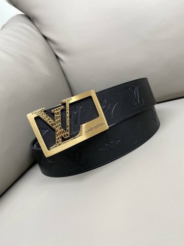 Lv 路易威登 4.0宽度 原单工厂P销售进口小牛皮制作 精致优雅高贵 细节设计风格展现 纯钢五金材料 细致处理纯手工定制 4D压印彰显个性十足