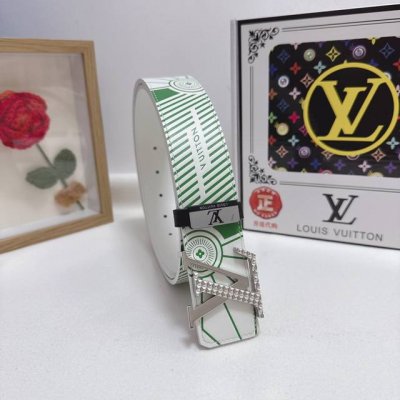 品名：Lv..路易..威登 材质：原单牛皮腰带 百分百头层牛皮腰带保证真皮，24K纯钢扣，专柜原单品质、做工精细，时尚大牌，送人自用首选 包装： 请认准如图专柜