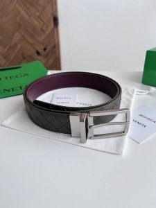 Bv 2025最新款男士编织腰带 双面用 纯手工Intreccio大格子编织 双面意大利小牛皮搭配微复古银色可旋转针扣 皮带宽度35Mm 颜色: 军绿色巴罗洛酒