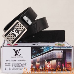 腰带皮带：Lv 路易威登原单牛皮皮带 男款皮带：材质百分百头层牛皮腰带保证真皮皮带，专柜原单品质、做工精细，时尚大牌，送人自用首选包装： 请认准如图专柜包装赠送
