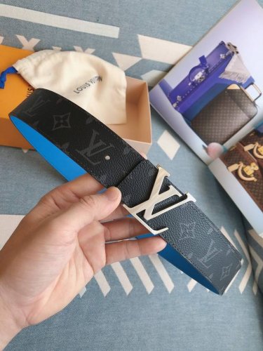 特 Lv.路易威登 全套包装 原版品质 代工厂货品 40Mm宽度 正品一体铸造五金钢扣，原厂皮料 双面原厂定制面料，区别市场货