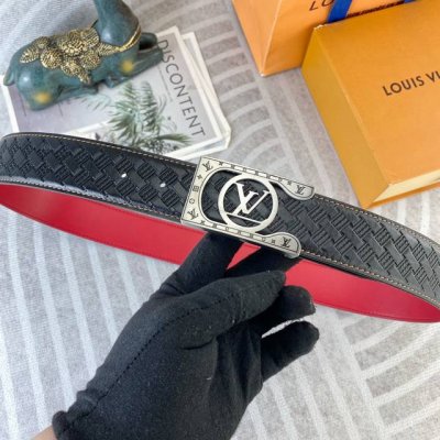 Lv 特种皮腰带系列 ，原厂五金精品不锈钢扣，手感柔软舒适 宽3.8Cm。