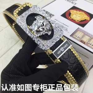 品牌：范思哲.Versace顶级原单P290 型号：请认准如图专柜正品包装 等级：意大利进口百分百头层牛皮，编织鳄鱼纹。Versace.范思哲，世界著名奢侈品品