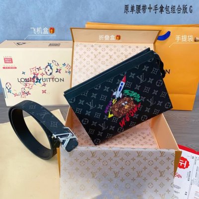 腰带手包2件套路易L家 腰带采用原版牛皮带身，带宽4.0Cm。扣头采用原单精钢五金扣头。原单手包原版复刻。尺寸：26*20*6Cm 、飞机盒折叠盒手提袋全套高端