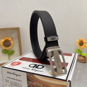 品名：菲拉格幕 自动带 材质：原单牛皮腰带 百分百头层牛皮腰带保证真皮，24K纯钢扣，专柜原单品质、做工精细，时尚大牌，送人自用首选 包装： 请认准如图专柜包装