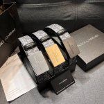 特 杜嘉班纳 宽3.5Cm 新款 压花小午皮简约百搭腰带，Dolce&Gabbana Milano 标牌装饰别具一格
