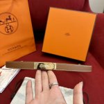 定制级 爱马仕hermes 女士腰带 原单完美正品代购级:法国定制纯进口epsom小牛皮，韧性十足，皮质手感细腻， 搭配316精钢完美kelly .18K金 .