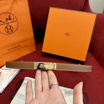 定制级 爱马仕hermes 女士腰带 原单完美正品代购级:法国定制纯进口epsom小牛皮，韧性十足，皮质手感细腻， 搭配316精钢完美kelly .18K金 .