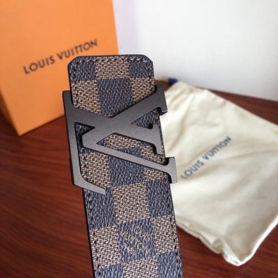 品牌：Lv.易路威登 材料： 意大利进口原版牛皮，原版皮钢扣。百搭西裤牛仔裤，时尚大牌。实物更靓专柜品质。配送全套礼盒包装，打孔器，手提袋，香港发票 颜色： 如