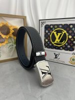 品名：Lv..路易..威登原单 材质：原单牛皮腰带 百分百头层牛皮腰带保证真皮，24K纯钢扣，专柜原单品质、做工精细，时尚大牌，送人自用首选 包装： 请认准如图