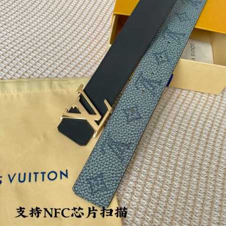 原版包裝 L0Uis Vuitt0N 專櫃最新升級版本 寬度40Mm 原廠水洗纹面壓刻有花型圖案效果 進口柔軟小牛皮底 搭配新型字母搭扣 百搭易襯 - 点击图像关闭