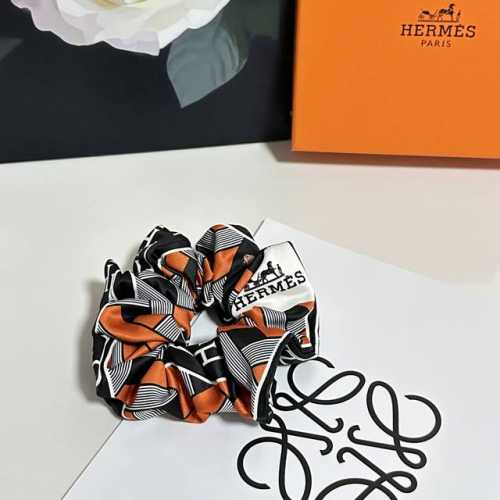 特 单个 配全套包装 Hermes 爱马仕 爆款真丝发圈，专柜款出货 一看就特别高档 超级百搭 必须自留