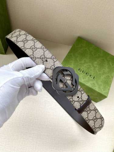 宽度4.0Cm Gucci Marmont系列每一季都会推陈出新，为灵感源于70年代的标志性Gg配件注入现代精髓。Supreme帆布印花 腰带反面采用咖啡色原版