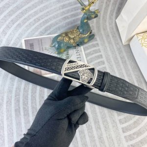 范思哲 特种皮腰带自动带系列 ，原厂五金精品不锈钢扣，手感柔软舒适 宽3.5Cm。