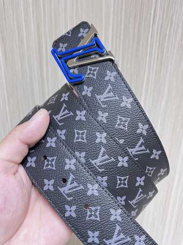 特 当季新款 4.0宽双面帆布印花 搭配精品扣头 做工精细 实物实拍