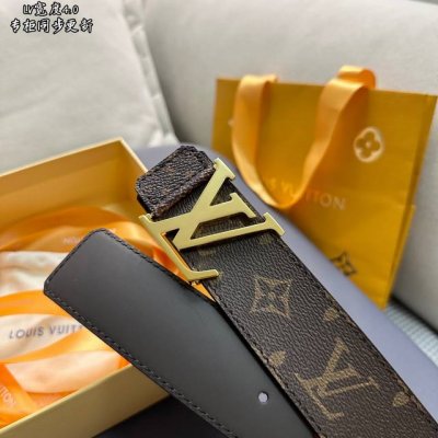 特 同步 Lv路易男士 宽度4.0 Cm 简单大方 五金贴皮设计 精品五金 佩戴效果非常不错 送礼自用最佳推荐