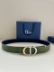 宽度3.5Cm 这款腰带扣是 Dior 新款单品，延续经典设计，饰以 Cd Icon 标志。光金和白色金属覆层形成鲜明的对比。可与各式 35 毫米腰带搭配，提升