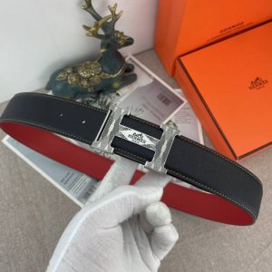 爱马仕 特种皮腰带系列 ，原厂五金精品不锈钢扣 手感柔软舒适 宽3.8Cm。