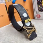 品名：Lv..路易..威登 材质：原单牛皮腰带 百分百头层牛皮腰带保证真皮，24K纯钢扣，专柜原单品质、做工精细，时尚大牌，送人自用首选 包装： 请认准如图专柜