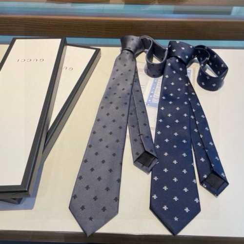 上新G家男士领带系列，稀有展现精湛手工与时尚优雅的理想选择，这款领带将标志性的主题动物小蜜蜂与斜纹织带完美的结合，以时尚搭配手法演绎的更显雅致风范。让男士可以充