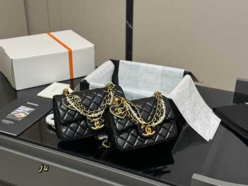 配折叠盒 Size：17.13Cm 20.12Cm 方胖子珍珠出货 香奈儿新款爱心 手感软软糯糯