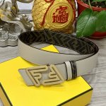 Fendi 芬迪 专柜同款 宽4.0Cm 双环正反用腰带 Ff按钉搭扣 双色cuoio Romano皮革材质 反面面料带有烟草黄和黑色ff图案 黑色珐琅金属饰面