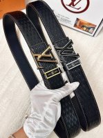 皮带：Lv.路易威登顶级复刻- 腰带：原单品质百分百进口头层牛皮，保证真皮。雕花镂空双色拼色渐变工艺.真空电镀.永不掉色.24K纯钢扣纯手工编织.特种皮系列，永