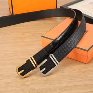 特 爱马仕hermes网络款3.8宽精品不锈钢板扣，搭配意大利双面进口头层牛皮，可自行选择搭配，全套包装，精品钢扣板扣系列