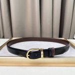 万宝龙 头层牛皮3.0Cm 官网同步 纯铜金属标识 该皮带可调节 且能根据需要剪裁 达到修身效果