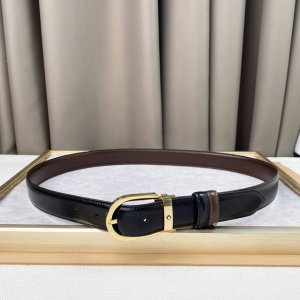 万宝龙 头层牛皮3.0Cm 官网同步 纯铜金属标识 该皮带可调节 且能根据需要剪裁 达到修身效果