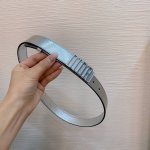 迪奥.Dior 配送专柜全套礼盒包装 D Ior 23 D-Fencedior腰带扣 内侧饰有christian Dior标志 浅金色、银色饰面金属细节 牛皮革