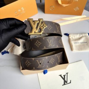 原版包裝 L0Uis Vuitt0N 專櫃最新升級版本 寬度40毫米 精湛工藝定制帆布面料襯托進口小牛皮底 搭配精鋼搭扣 雙面用 經典百搭款
